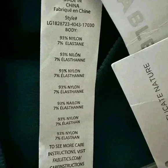 Fabletics NWT Seamless High-Waisted Mesh Leggings Teal Fjord Athletic Pants S - Picture 10 of 10